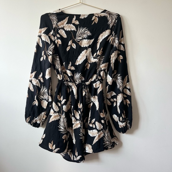 NWT Forever 21 Black Long Sleeve Floral Print Romper - Picture 7 of 7
